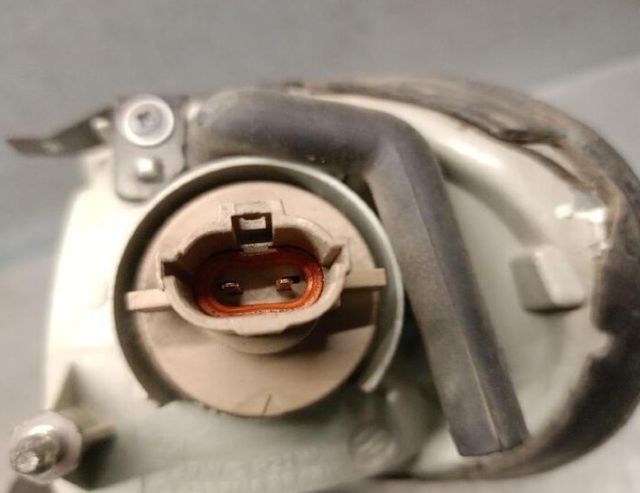 Piloto del der hyundai 2357na28 lantra 1.9 5716084