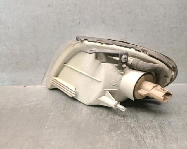 Piloto del der hyundai 2357na28 lantra 1.9 5716084