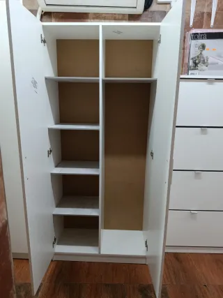 Escobero dos puertas color blanco