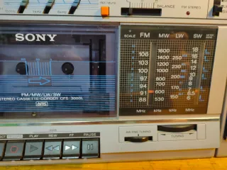 SONY CFS3000L. RADIO CASSETTE VINTAGE GHETTO