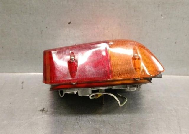 5717914 piloto tras izq 635041 peugeot 205 berlina