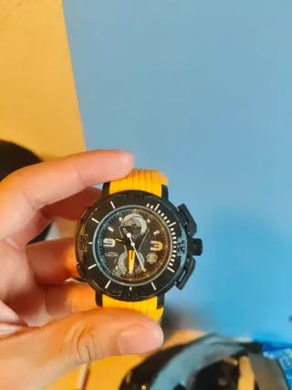 Reloj Calgary Negro y Amarillo