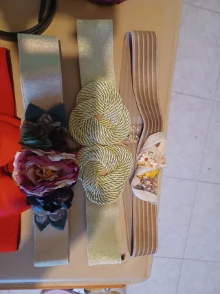 Cinture elastiche con fiocco e fiori