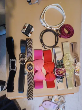 Cinture elastiche con fiocco e fiori