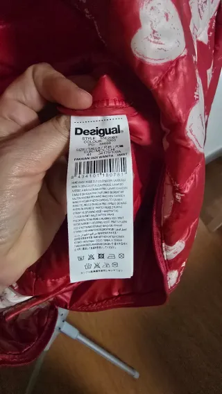 Chaqueta Degisual Corazones Roja y Blanca