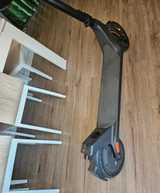 Hola Patinete Eléctrico Negro