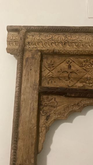 Marco antiguo de madera tallada