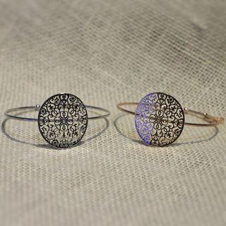 Pulsera rígida círculo filigrana plateada