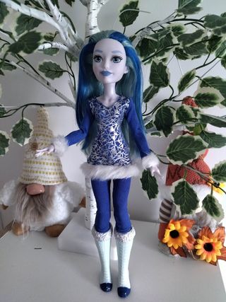 Frost DC Super Hero Girls. Difícil de encontrar