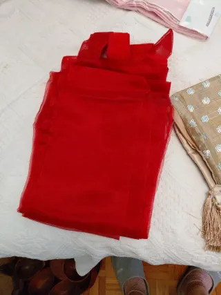 Juego 4 fundas cojín y 1 hoja cortina