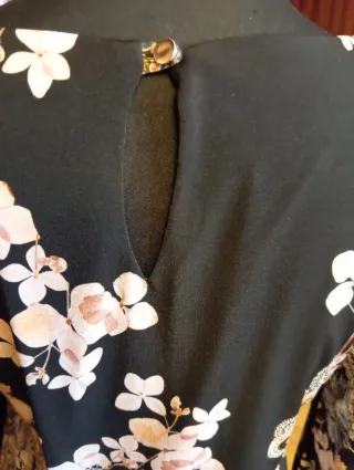 Vestido estampado floral y paisley