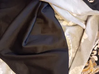 Vestido estampado floral y paisley