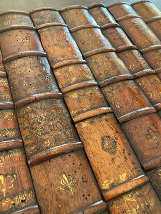 Libri decorativi in legno