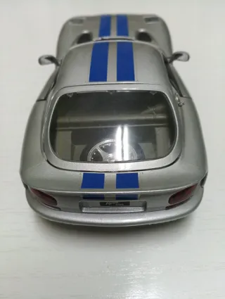 Dodge Viper Burago Plata, SIN CAJA.