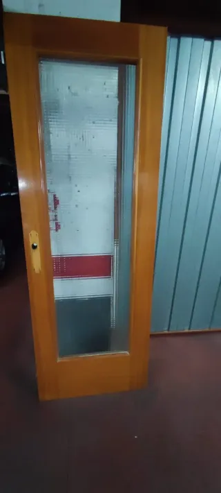 Puertas pino Oregón con marcos. 90 euros todas