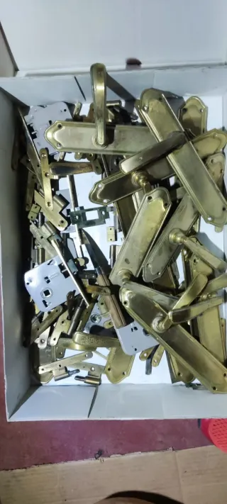 Puertas pino Oregón con marcos. 90 euros todas