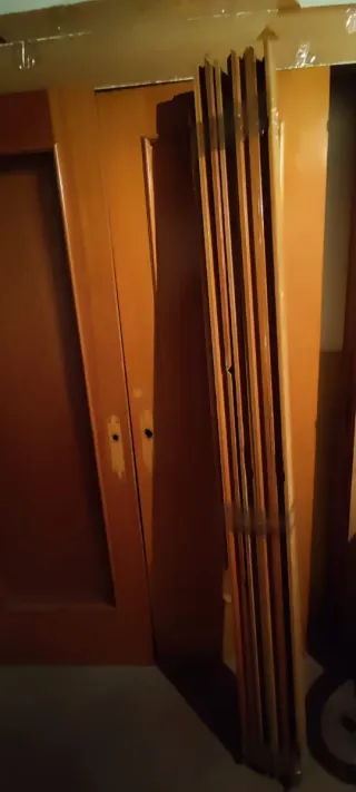 Puertas pino Oregón con marcos. 90 euros todas