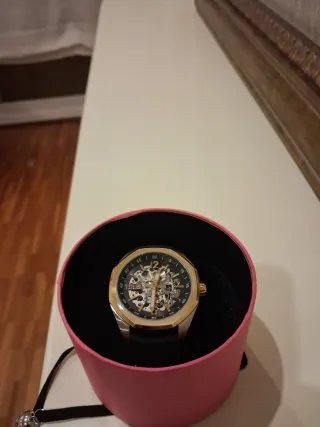 Reloj Tous Esqueleto Dorado y Negro