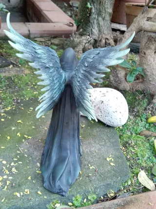 Angelo gotico Anne Stokes con ali