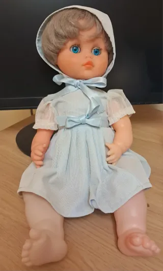 Muñeca bebé con vestido azul 1950