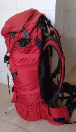 Mochila de Montaña Haglofs Roja