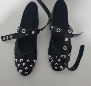 Bailarinas Zara negras con tachuelas