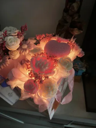 Ramo di candele decorative con illuminazione