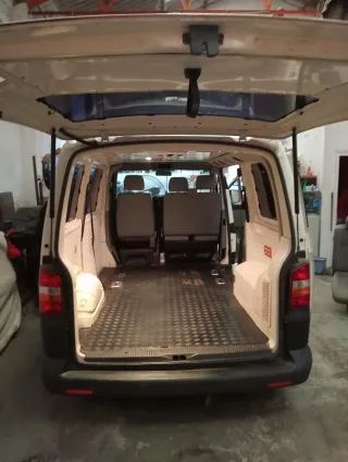 Volkswagen Transporter T5 2009