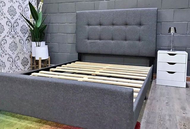 Cama Matrimonial 150x190cm con Cabecero Tapizado