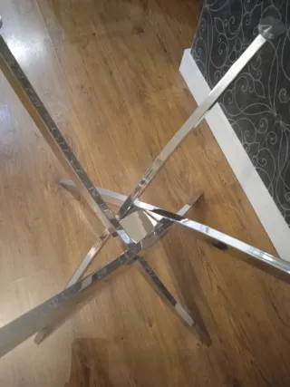 Mesa redonda cristal templado y metal