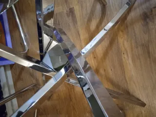 Mesa redonda cristal templado y metal