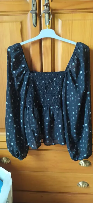 Blusa negra manga larga talla S