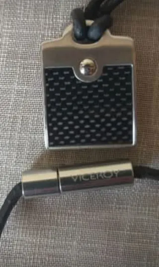 Collar Viceroy Hombre Negro y Plateado