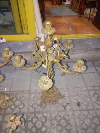 2  Candelabros de Bronce Dorado