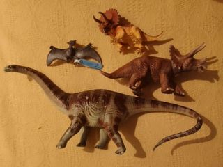 Figure di dinosauri Schleich e Bullyland