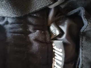 Mono de nieve negro Talla medidas 1.58. / 1.64