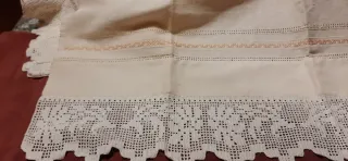 Asciugamano vintage ricamato a mano + uncinetto