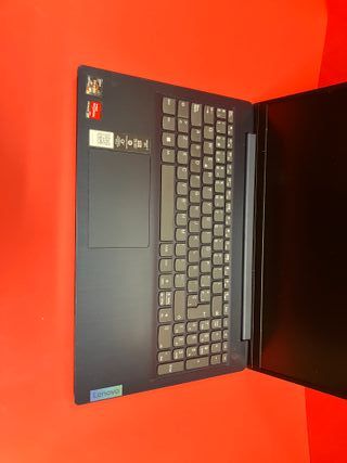 Portátil Lenovo Ryzen 3 8GB RAM 256GB SSD