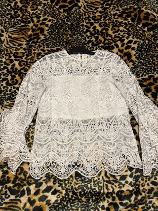 Blusa encaje blanca talla M