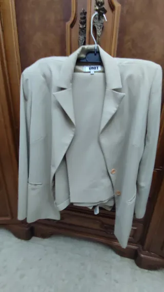 Traje chaqueta mujer UNIT beige 2 piezas