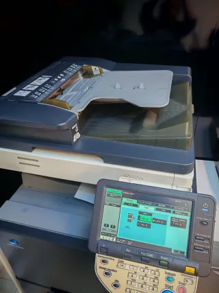 Konica Minolta Bizhub C220 Impresora