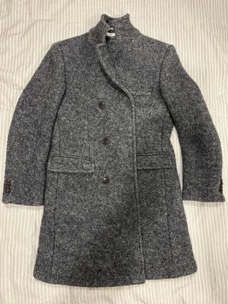 Abrigo gris oscuro hombre