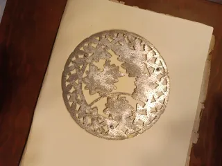 Salvamanteles Vintage Plateado Diseño Uvas