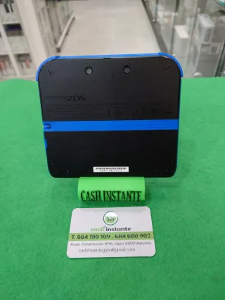 Consola Nintendo 2DS Azul y Negra