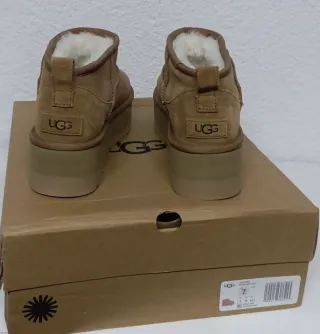 Botines UGG con borrego interior Talla 38