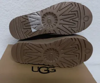 Botines UGG con borrego interior Talla 38