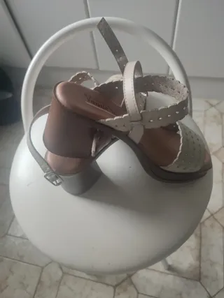 Sandalias Velinda Beige Mujer