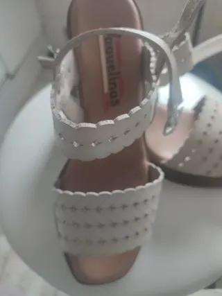 Sandalias Velinda Beige Mujer