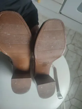 Sandalias Velinda Beige Mujer