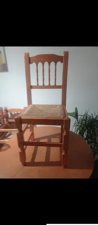 Sei sedie in legno e rattan, spedizione non inclusa